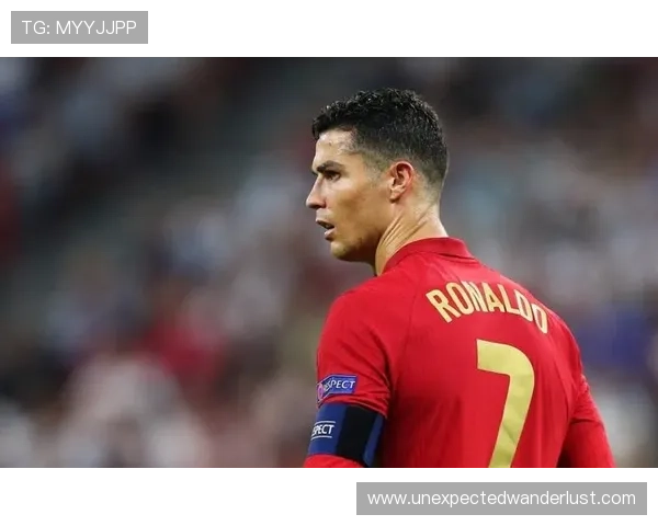 C罗的核心争议点：时代反差与形象塑造的持续张力